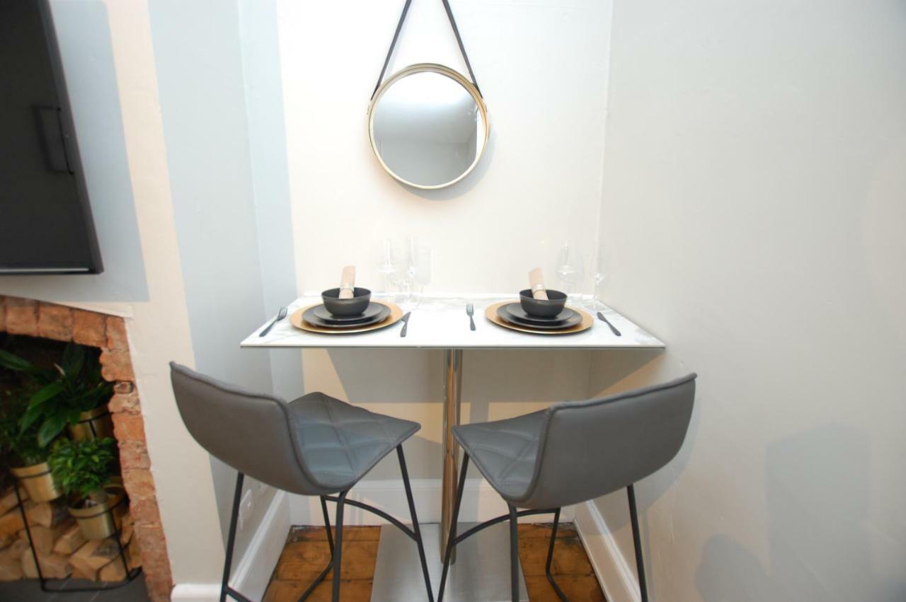 Apartment Modern One Bed Apartment, By Kipz Centre - Amazing Location & Quiet! Chester