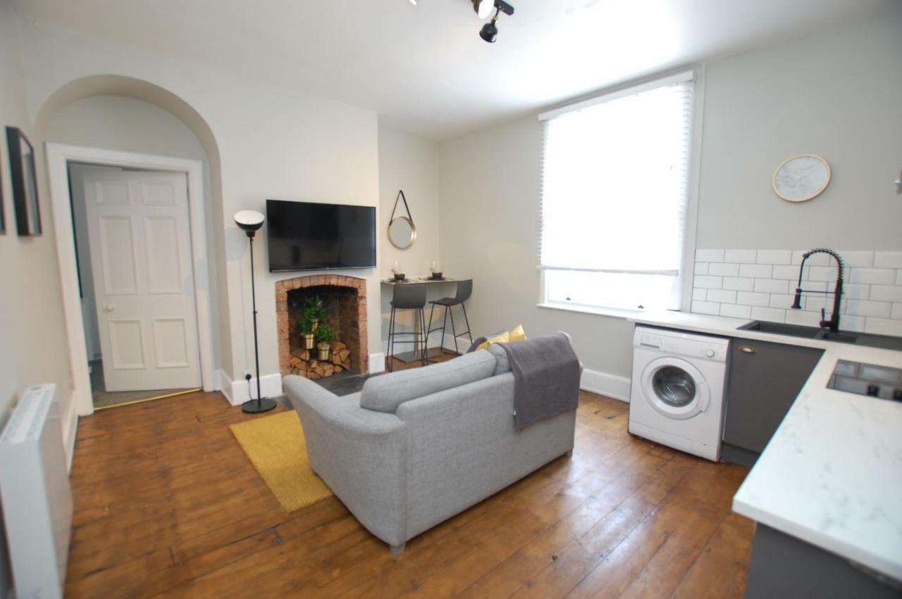 Apartment Modern One Bed Apartment, By Kipz Centre - Amazing Location & Quiet! *