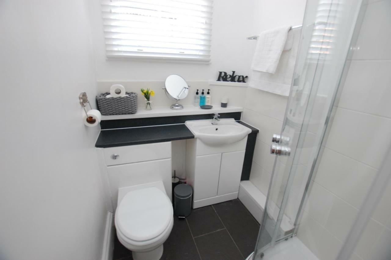 Modern One Bed Apartment, By Kipz Centre - Amazing Location & Quiet! *